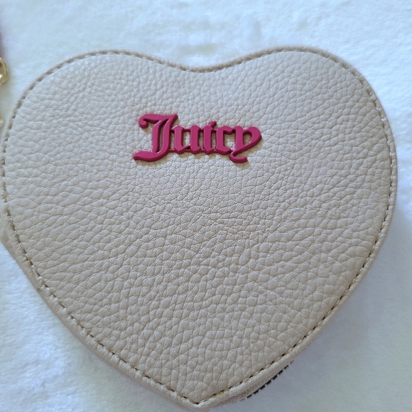 Juicy🍊 Couture "Can't Tame Her" Heart❤ Zip Around Coin🪙 Purse - NWT - Picture 11 of 14